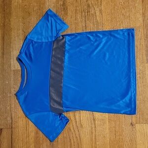 🌲 Blue active tee